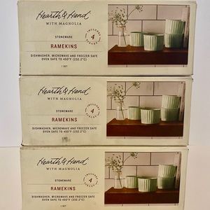 Hearth & Hand with Magnolia 4 Piece Set.